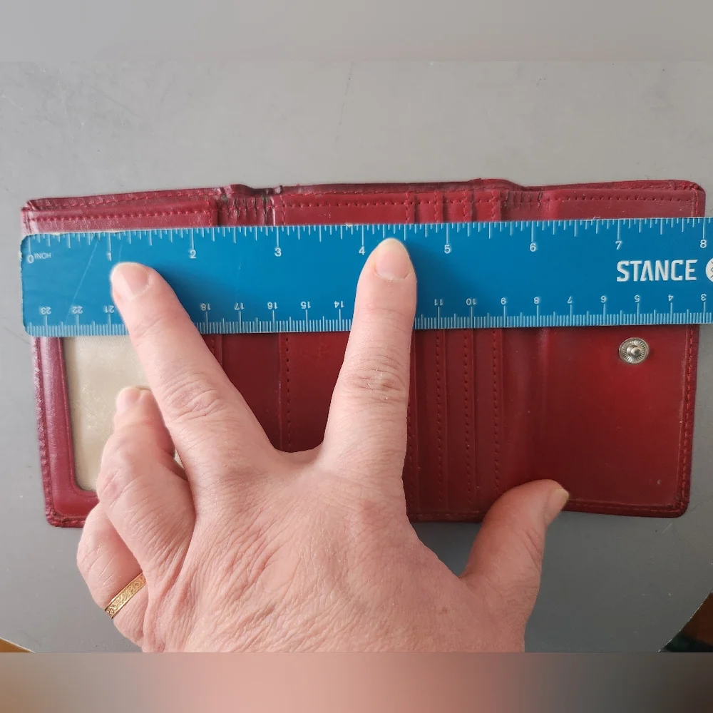 Kenneth Cole Reaction Burgundy Leather Wallet